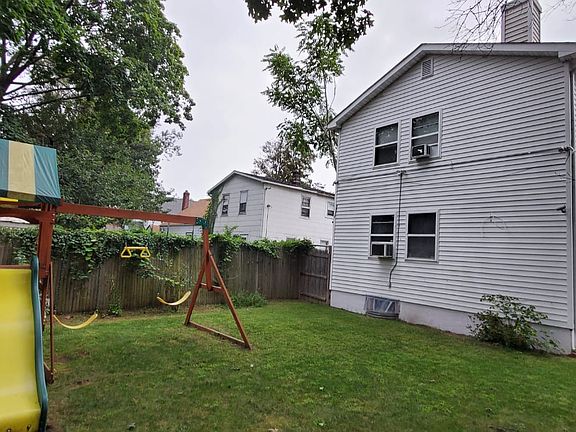 3rd image of 527 Jefferson Ave