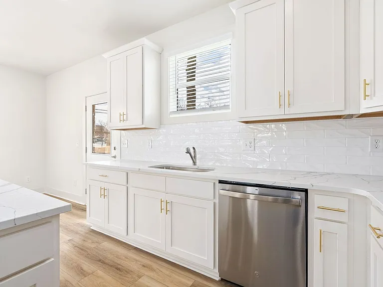 604 Martin Luther King Blvd — Photo 4
