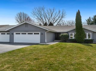 7303 Laurel Cherry Dr, Rockford, IL 61108