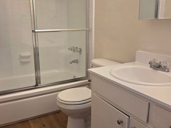 4th image of 14335 Burbank Blvd APT 21