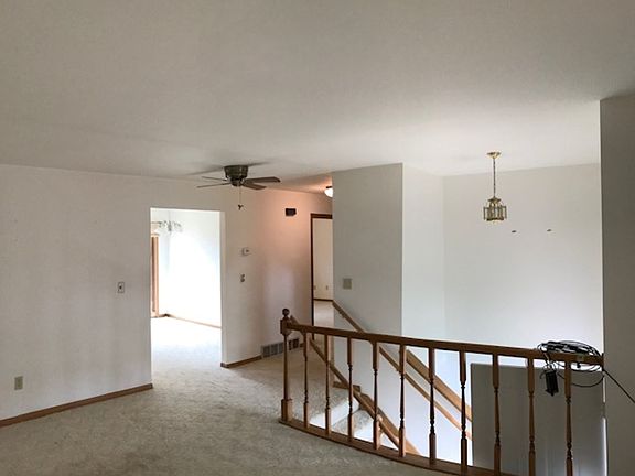 3rd image of 1020 W Campus Dr