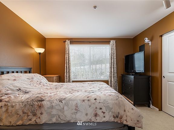 5th image of 15720 Manor Way