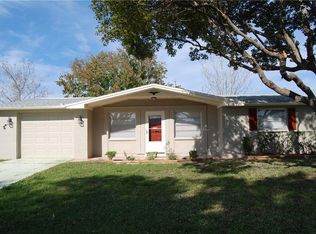 5253 Eagle Dr, Holiday, FL 34690