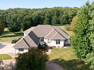 30665 Deer Trail Dr, New Hartford, IA 50660