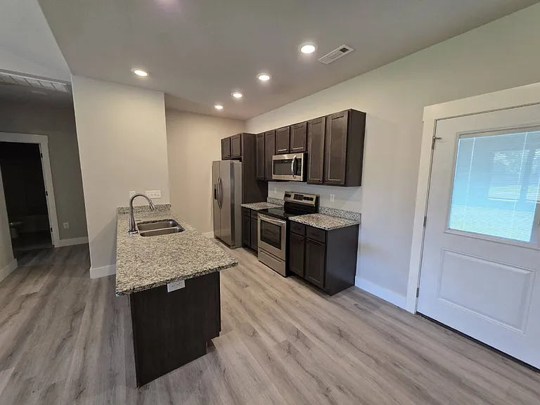 13 Lockhart Ln — Photo 4
