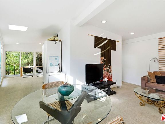 4th image of 67 Paradise Cove Rd