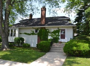 224 S Washington St, Wheaton, IL 60187