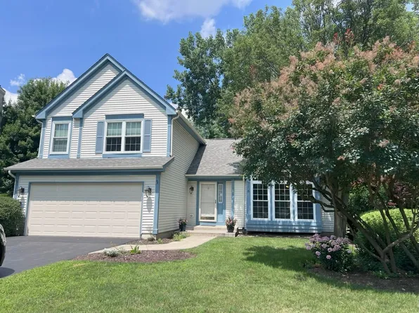 716 Darnell Ln, Gurnee, IL 60031