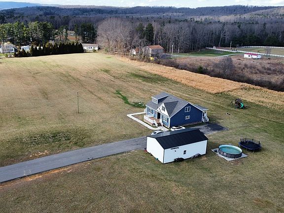 3rd image of 198 Pine Grove Rd