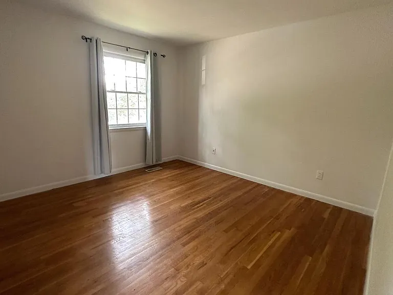 13524 Ellendale Dr — Photo 12