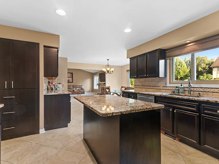 6710 Westpointe Dr — Photo 9
