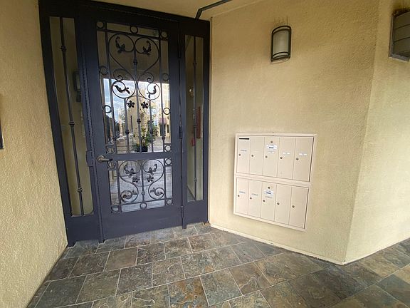 2nd image of 5737 Camellia Ave Unit 117