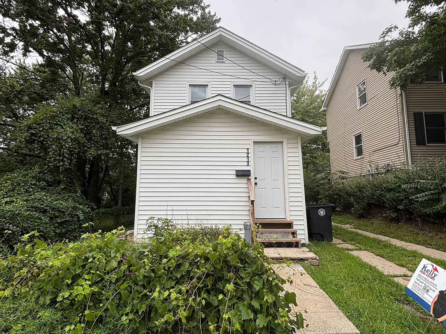3 bed, 1.5 bath, 1088 sqft, $1,185 — Photo 1