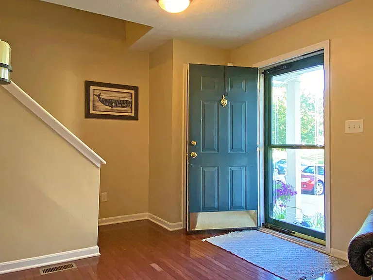 85 W Waterbury Dr — Photo 3