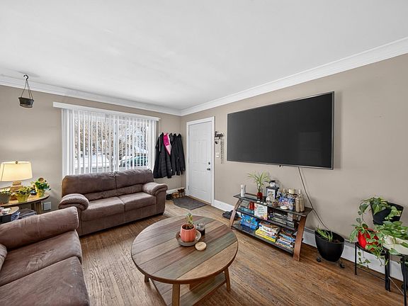 2nd image of 807 2nd St NW