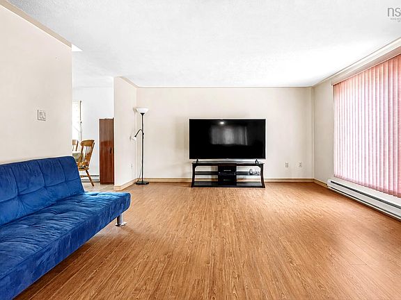 5th image of 22 Maple Ln
