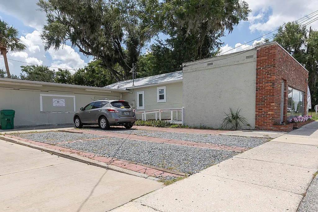 Building Photo - 209 S Florida Ave