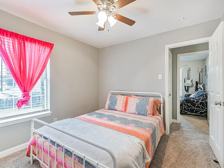 20422 Maple Meadows Ct — Photo 38