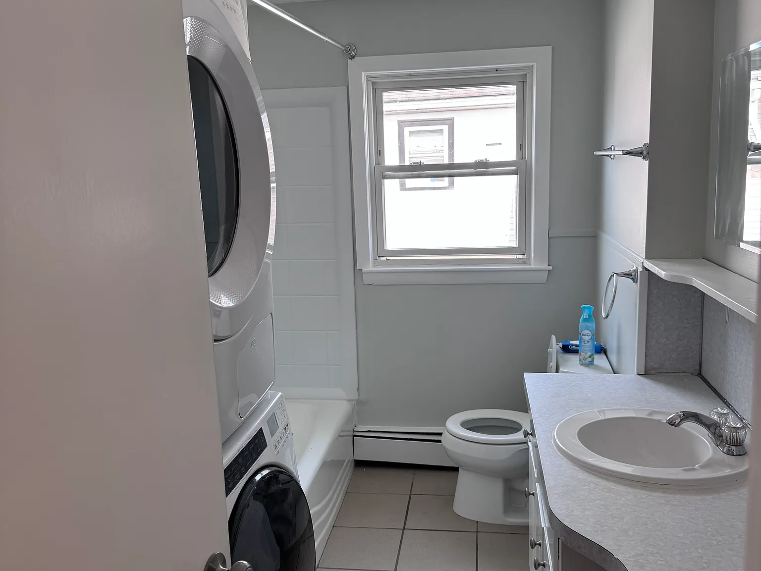 3 bed, 1000 sqft, $3,000 — Photo 3