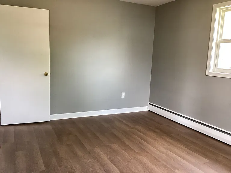 320 Landis Ave — Photo 21