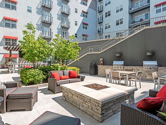 5th image of 5050 Main St #447