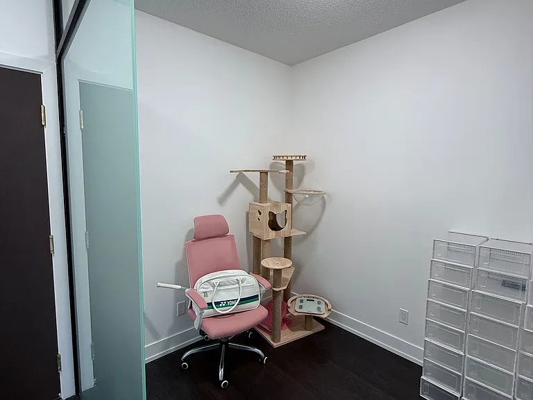 268 Buchanan Dr #212W — Photo 4
