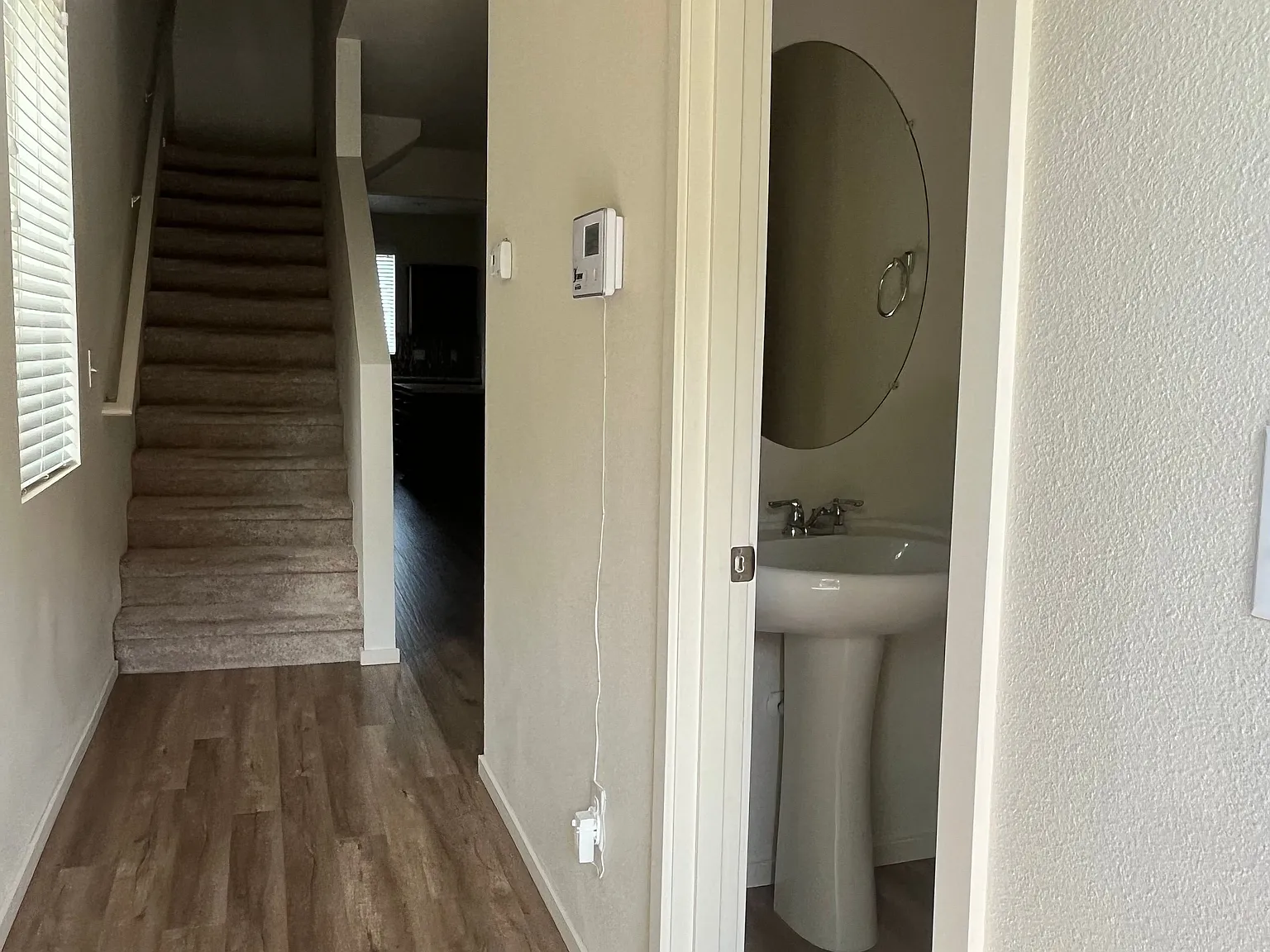 3 bed, 2.5 bath, 1644 sqft, $2,350 — Photo 2