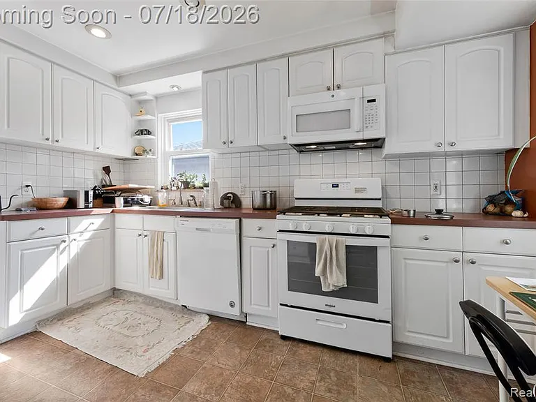 437 W Sunnybrook Dr — Photo 15