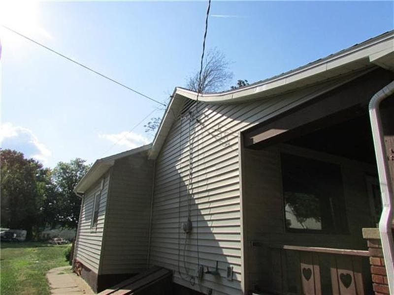 2nd image of 734 S 1st Ave
