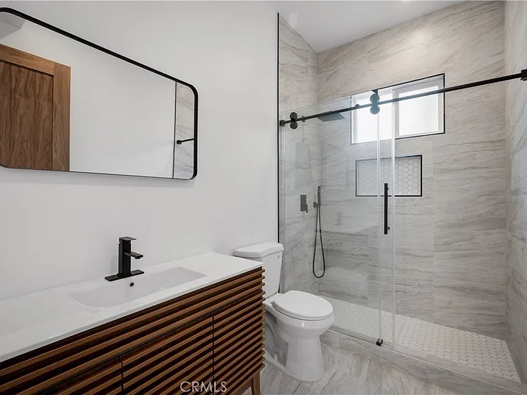 10053 Amestoy Ave — Photo 7