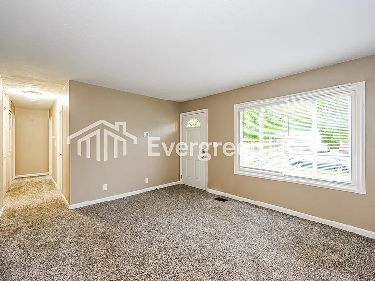4325 Beechmont Dr — Photo 7
