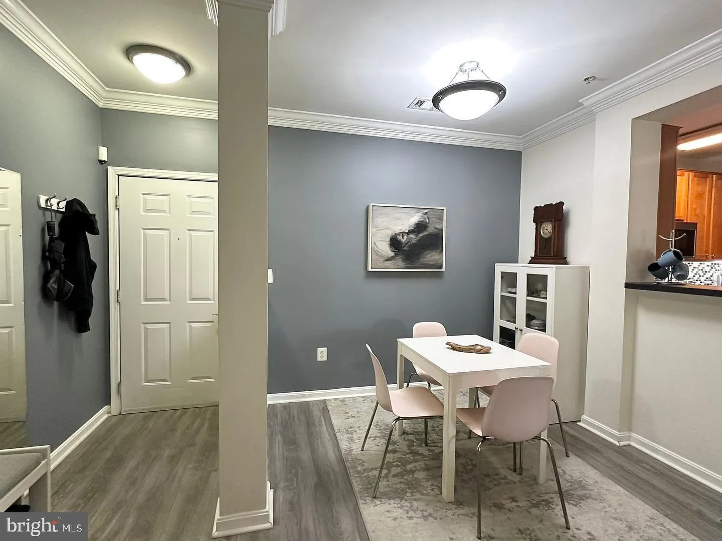 2 bed, 1.0 bath, 937 sqft, $2,395 — Photo 3