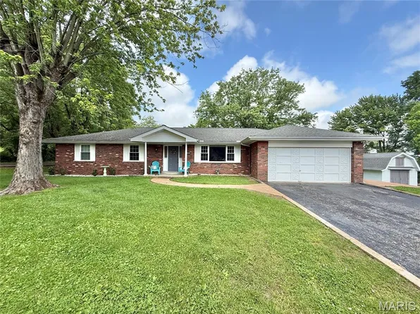 6155 Fern Dr, Imperial, MO 63052