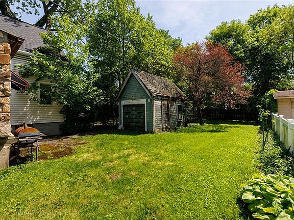 4th image of 283 Breck St