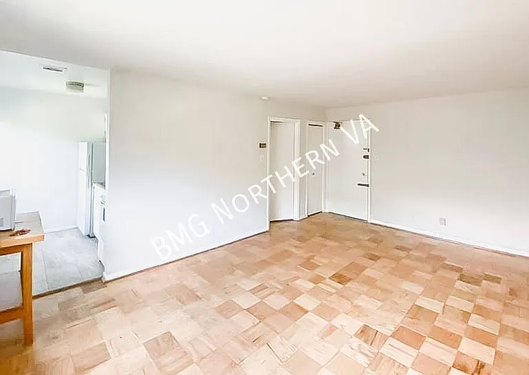 4570 Macarthur Blvd NW #202 — Photo 4