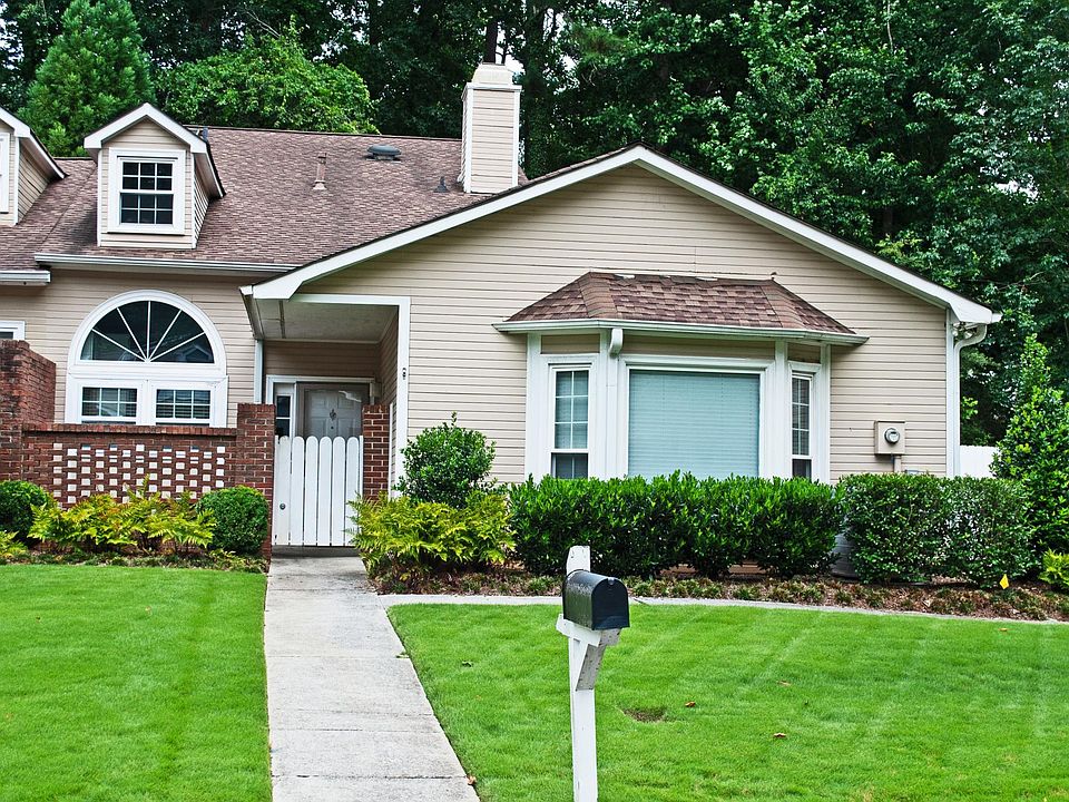 Front courtyard and Front entrance to the townhome