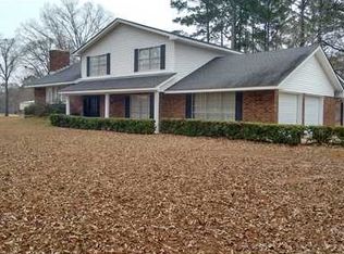 824 Hooper Rd, Pineville, LA 71360