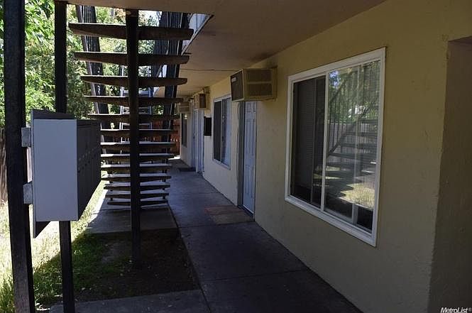 2nd image of 1030 S Grant St APT 4