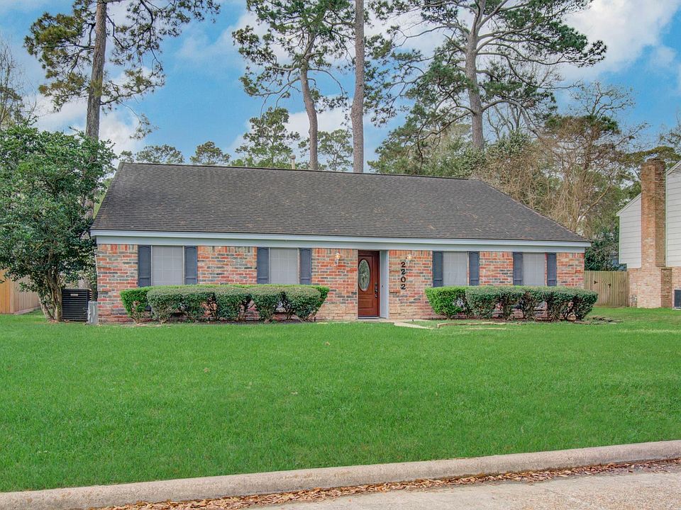 1st image of 2202 Parkdale Drive
