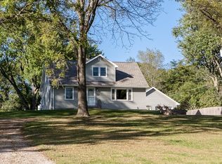 4028 Clark Rd SE, Cedar Rapids, IA 52403