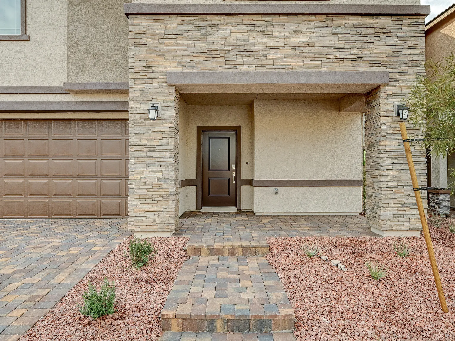 3 bed, 2472 sqft, $2,900 — Photo 2