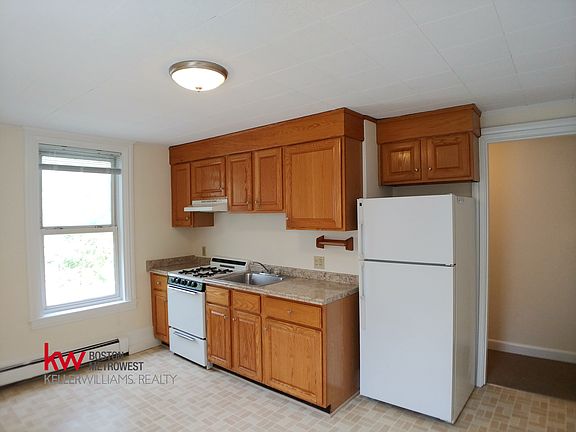 2nd image of 410 Washington St #2