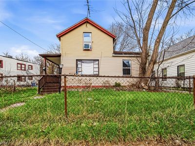 798 E 100th St, Cleveland, OH, 44108
