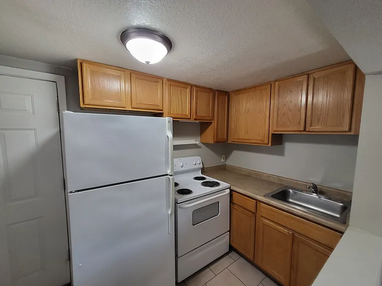 1524 W Monroe St #B — Photo 4