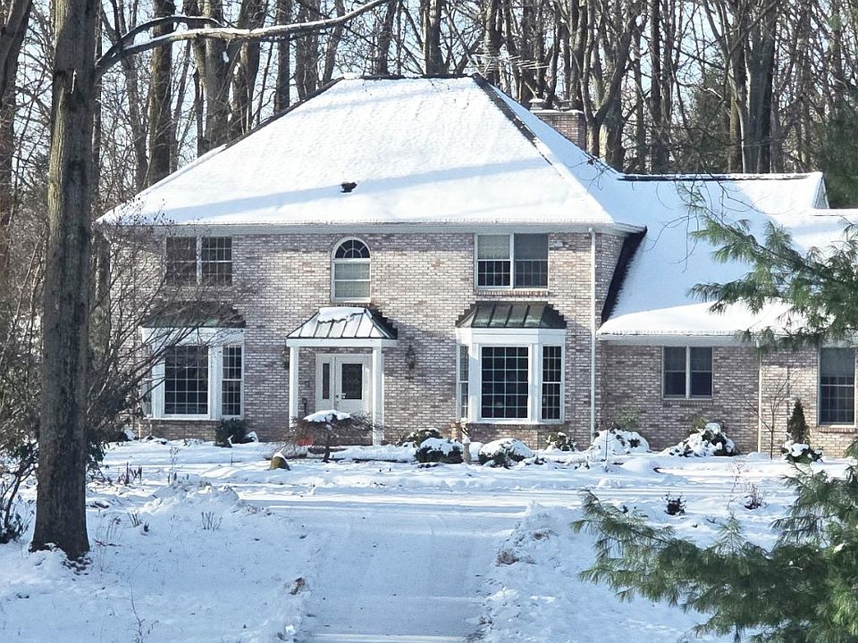 2nd image of 7217 Pine Tree Ct