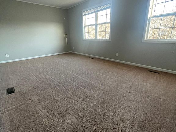 5th image of 914 Creekwood Ln