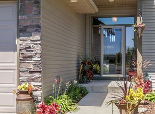 1319 Evergreen Pl, Mayer, MN 55360