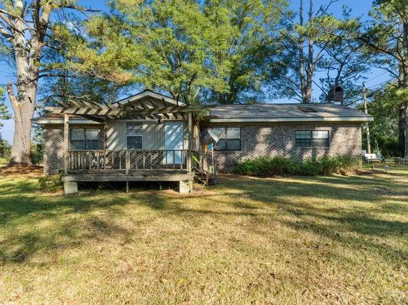 206 Lone Star Rd, Collins, MS 39428