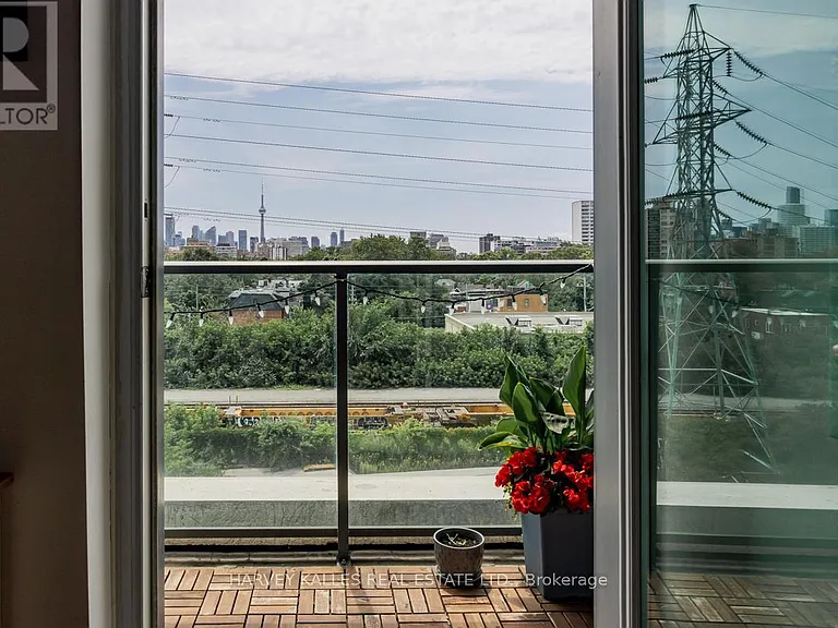 380 Macpherson Ave #441 — Photo 14