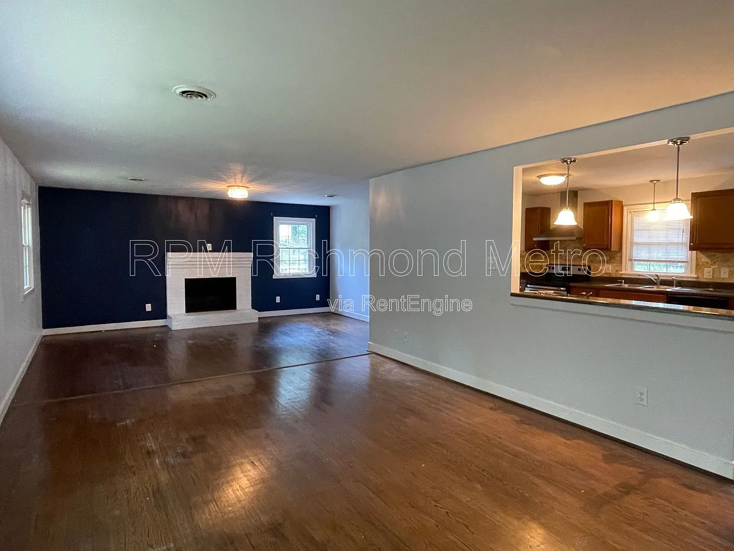 3 bed, 2.0 bath, 1482 sqft, $2,100 — Photo 2
